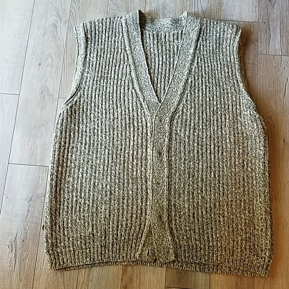 Abercrombie and Fitch The Big Sweater  vest - Picture 6 of 7